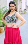 Diksha Panth photo