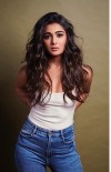 Shalini Pandey photo