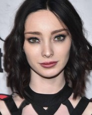 Emma Dumont